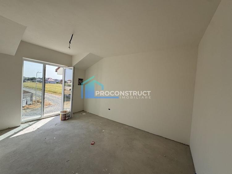 Duplex cu 4 camere cu Canalizare în Moșnița Veche