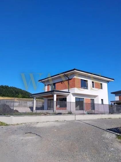 Casă individuală cu 4 camere cu Canalizare în Chinteni
