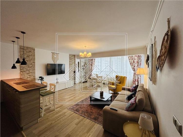 Apartament cu 3 camere nedecomandat în Exterior Sud — fotografia 3