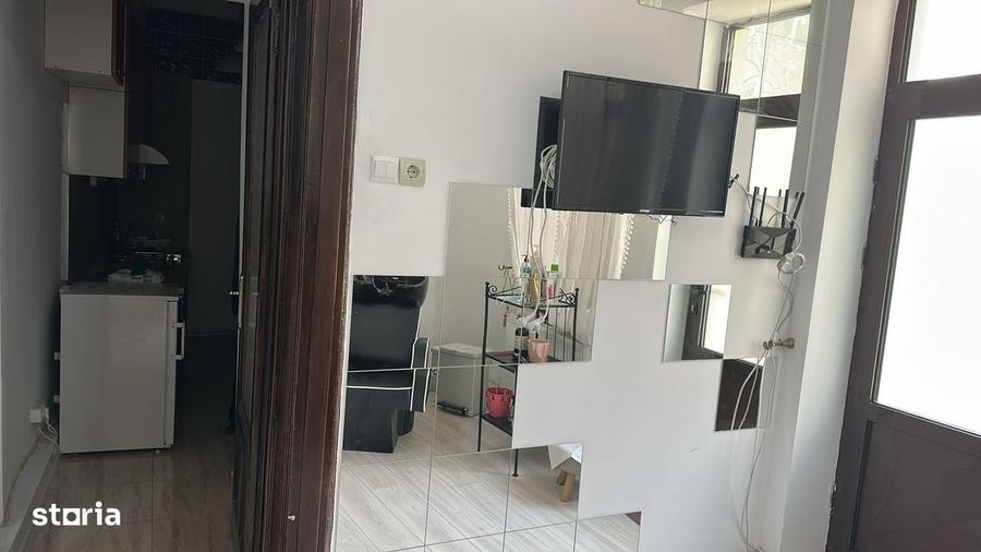 Apartament cu 3 camere semidecomandat în Dacia