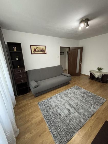 Inchiriez apartament Podgoria/Bulevardul Revolutiei - 3