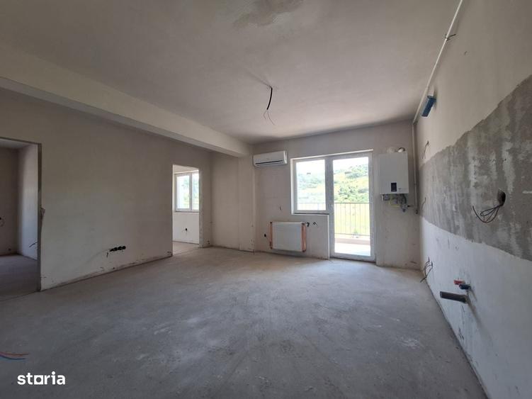 Apartament cu 3 camere semifinisat, cu CF, balcon, zona Terra - 3