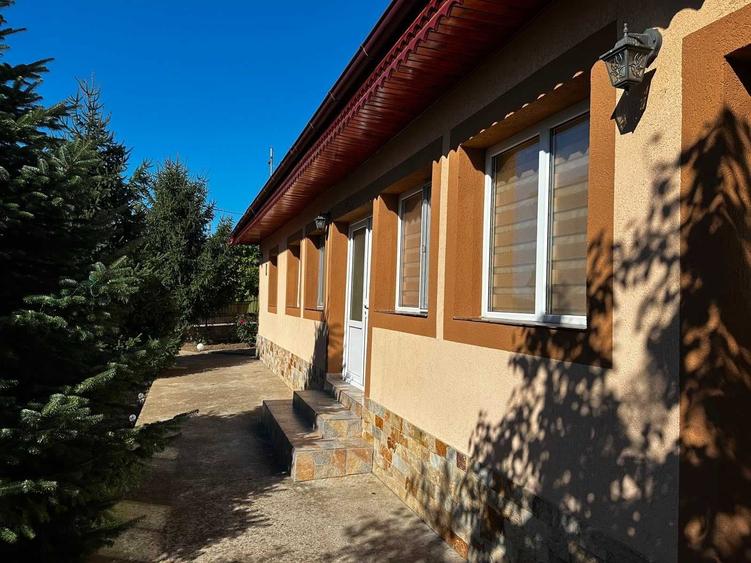 Casă cu 4 camere în Schela