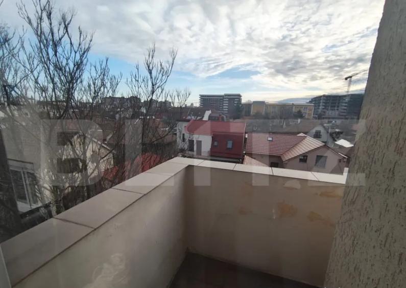 Apartament cu 4 camere decomandat în Decebal