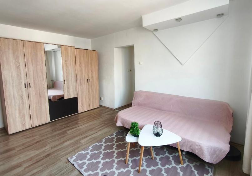 Apartament cu 2 camere semidecomandat, mobilat în Complex Studențesc