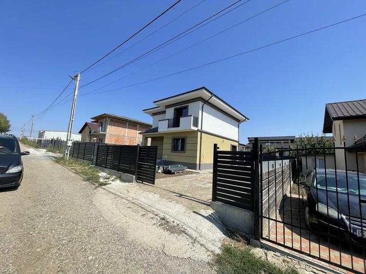 Casă cu 4 camere în Miroslava