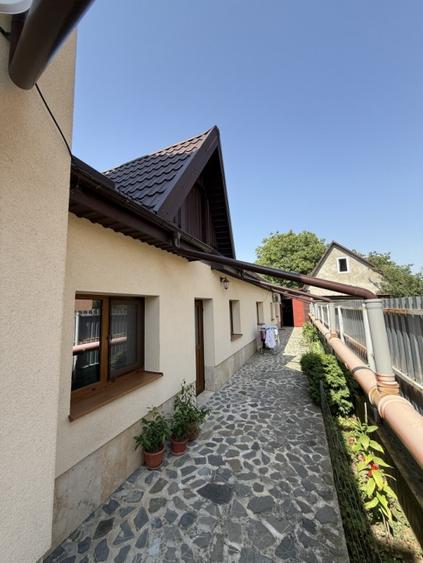 Casă individuală cu 7 camere cu Canalizare în Bolintin-Deal