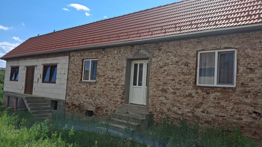 Casă cu 4 camere în Armeni