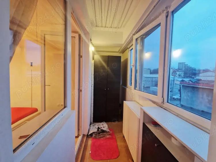 Apartament cu 2 camere semidecomandat în Colentina