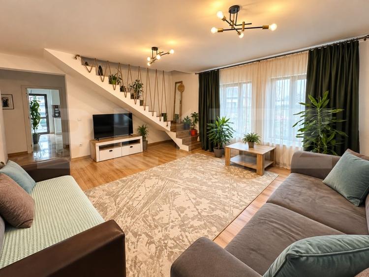 Casă individuală cu 32 camere cu Teren 430 Mp în Holboca