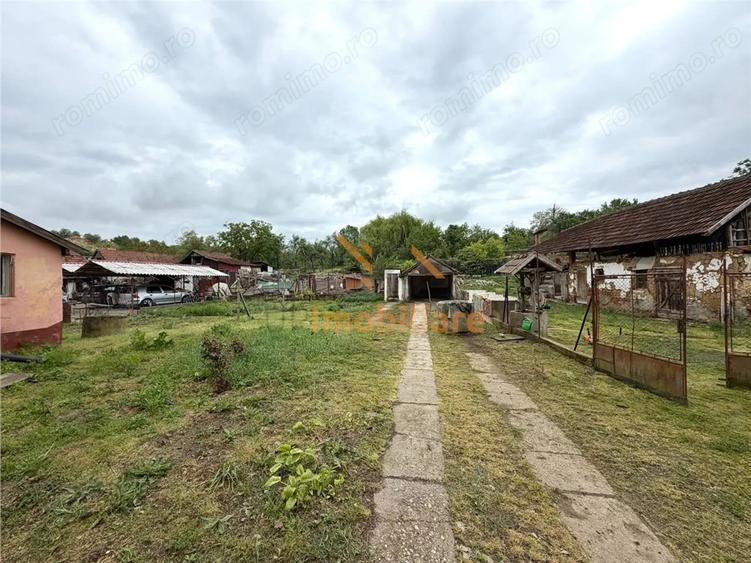 Casă cu 3 camere cu Teren 975 Mp în Sântimreu