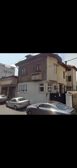 Casă individuală cu 9 camere cu Canalizare în Gara de Nord
