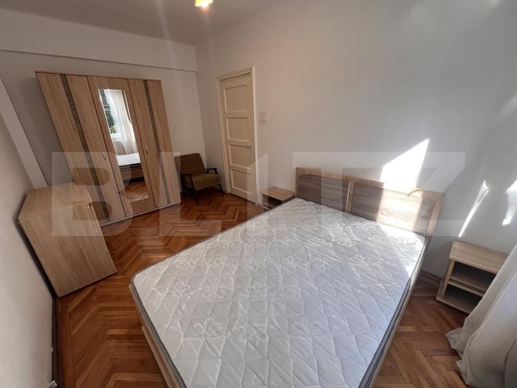 Apartament cu 2 camere semidecomandat, mobilat în Central