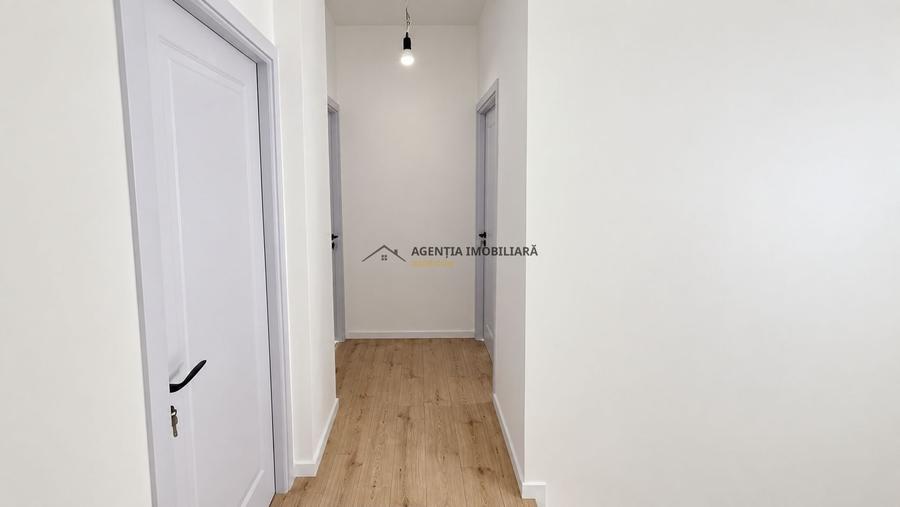 Duplex cu 4 camere cu Canalizare în Central