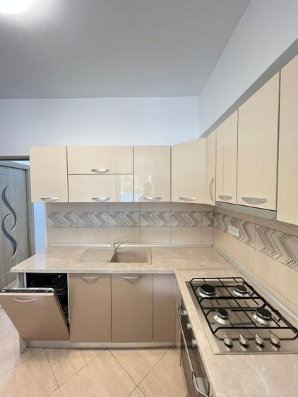 Proprietar, 2 camere decomandat, 10-12 min pe jos de metrou (950m), loc parcare - 11