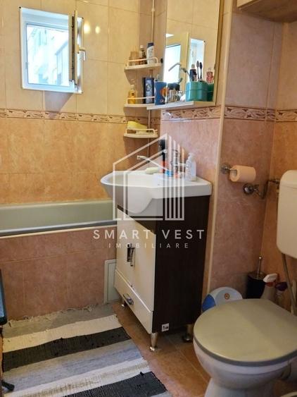 Apartament cu 3 camere semidecomandat, mobilat în Micro 16