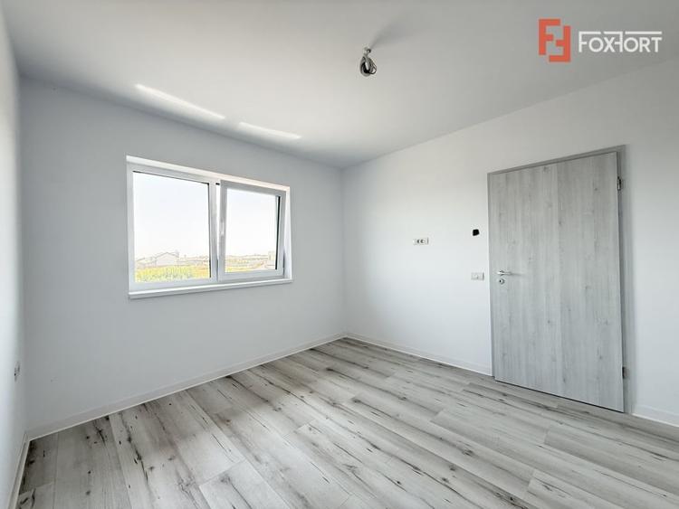 Duplex cu 4 camere cu Canalizare în Săcălaz