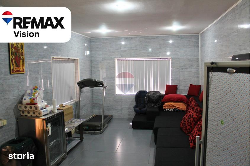 Casă cu 8 camere cu Piscina în Castranova