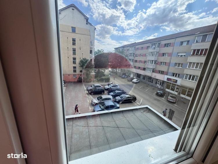 Apartament cu 3 camere decomandat în Iosia