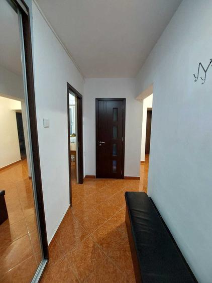 Apartament cu 3 camere decomandat în Brâncoveanu