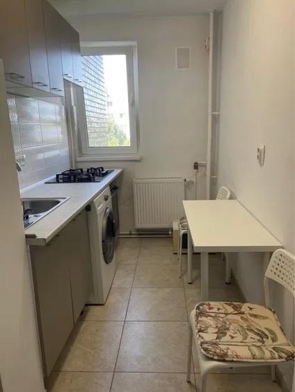 Apartament cu 3 camere decomandat, mobilat în Drumul Taberei