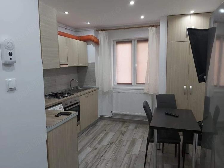 Apartament cu 2 camere semidecomandat în Cetate