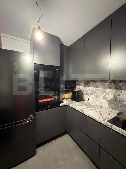 Penthouse cu 3 camere decomandat, mobilat în Tractorul