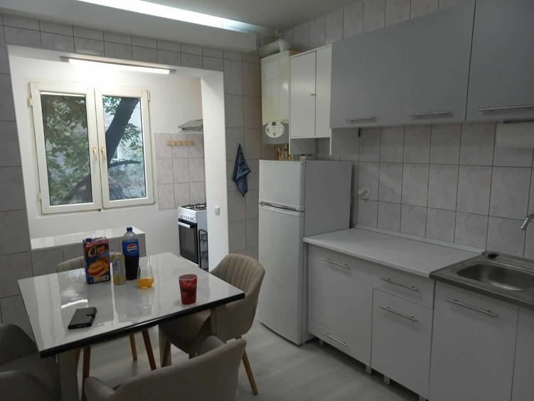 Apartament cu 3 camere decomandat în Ozana