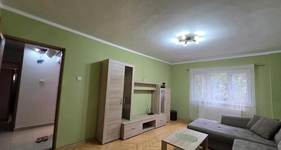 Apartament cu 3 camere decomandat în Lipovei