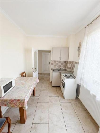 Apartament cu 4 camere decomandat în Cantemir