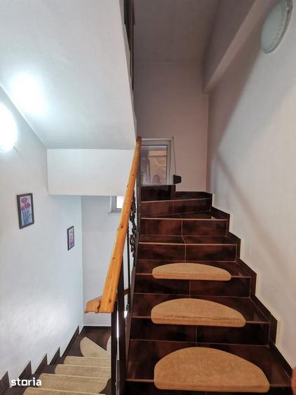Casă cu 4 camere cu Teren 450 Mp în Central