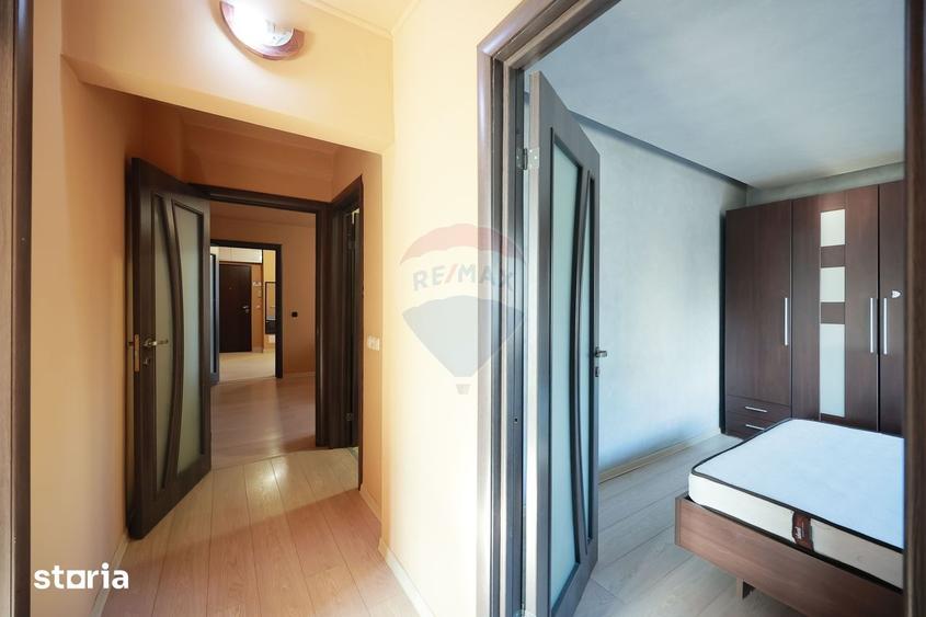 Apartament cu 3 camere semidecomandat în Rogerius