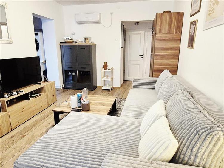 Apartament cu 2 camere semidecomandat în Dacia