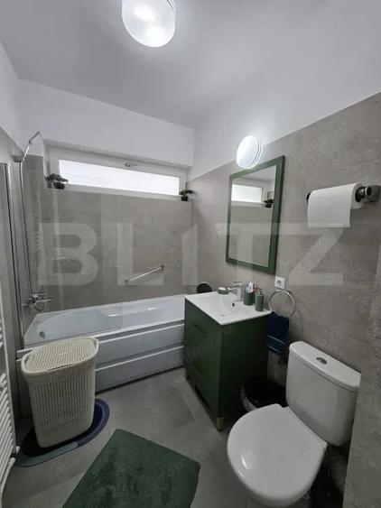 Apartament cu 3 camere decomandat, mobilat în Central