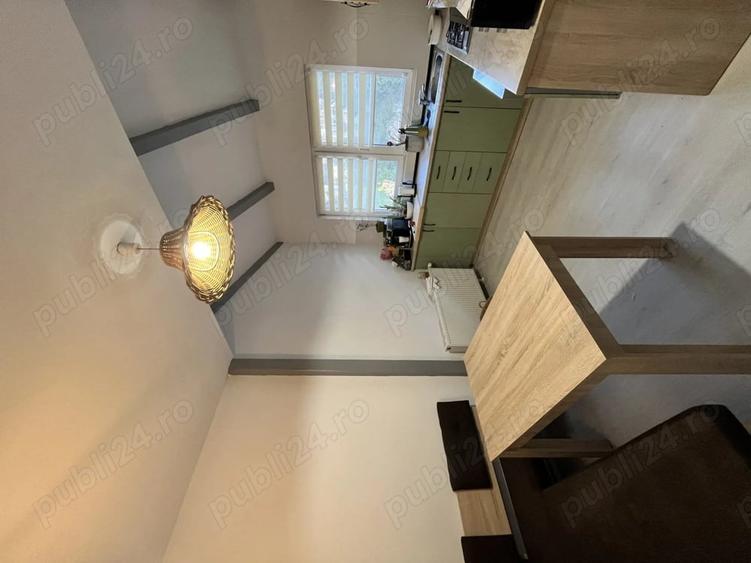 Apartament cu 4 camere decomandat în Zăvoi