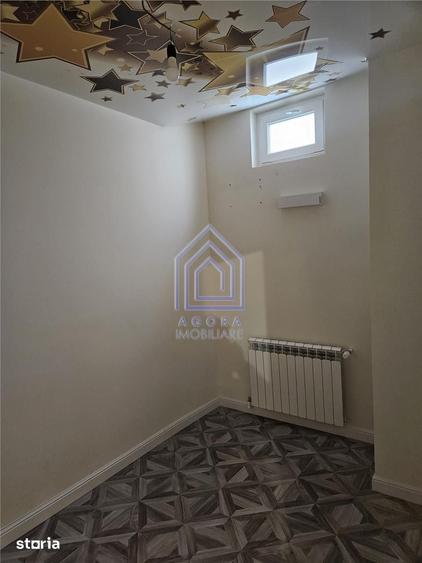 Spațiu comercial, de 250 mp, în Central