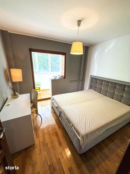 Apartament cu 3 camere decomandat în Vitan