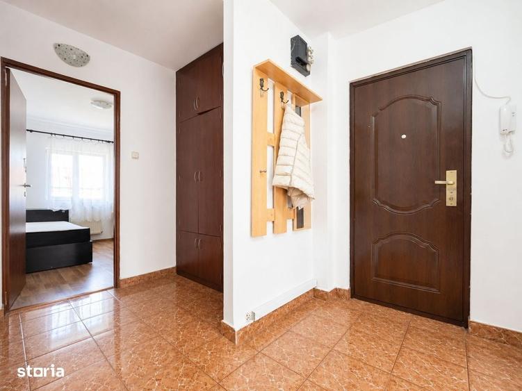 Apartament cu 3 camere decomandat în Lipovei