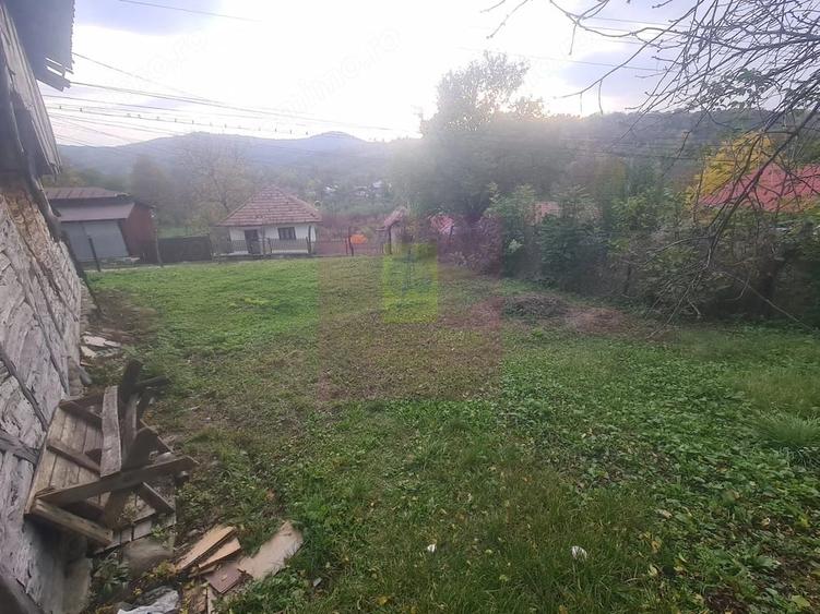 Casă cu 3 camere cu Teren 3410 Mp în Aluniș