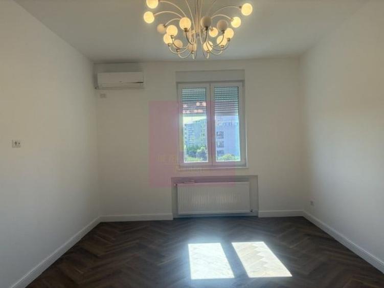 Apartament cu 2 camere decomandat în Drumul Sării