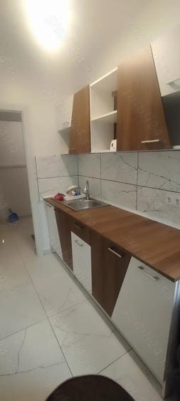 Apartament cu 2 camere semidecomandat în Moroasa 1