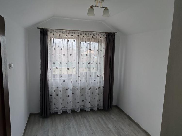 Casă cu 4 camere cu Teren 1350 Mp în Predești