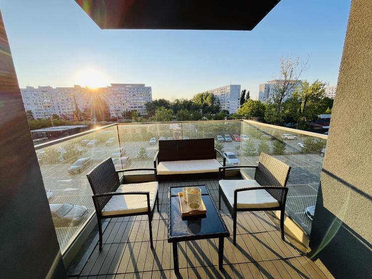 Apartament cu 2 camere semidecomandat, mobilat în Pajura