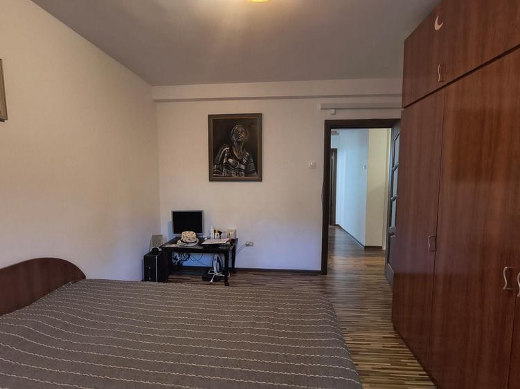 CITY MALL 4 CAMERE SEMI,90 MP PRET 156000 EURO - 3