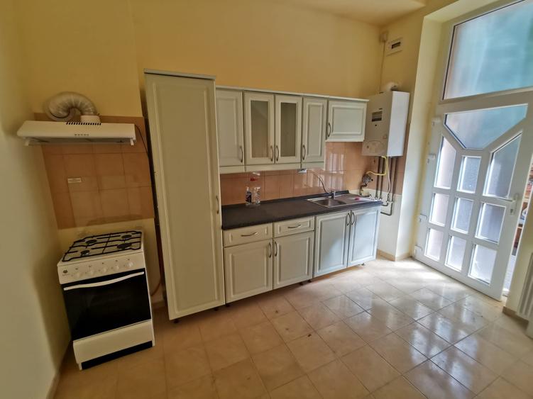 Casă cu 2 camere cu Canalizare în Fabric