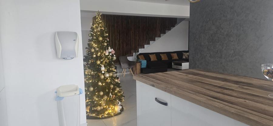 Casă cu 4 camere cu Teren 1500 Mp în Apateu