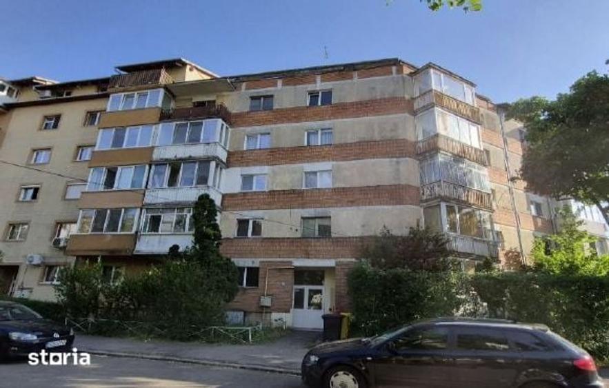 Apartament cu 3 camere în Soarelui