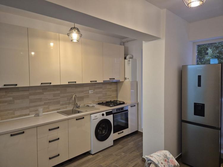 Apartament cu 3 camere decomandat în Sebastian