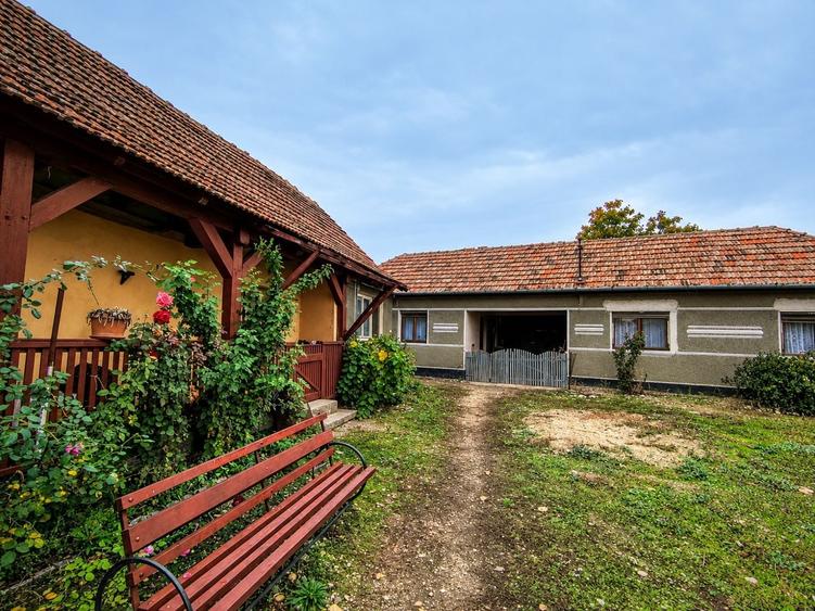 Casă cu 4 camere în Central