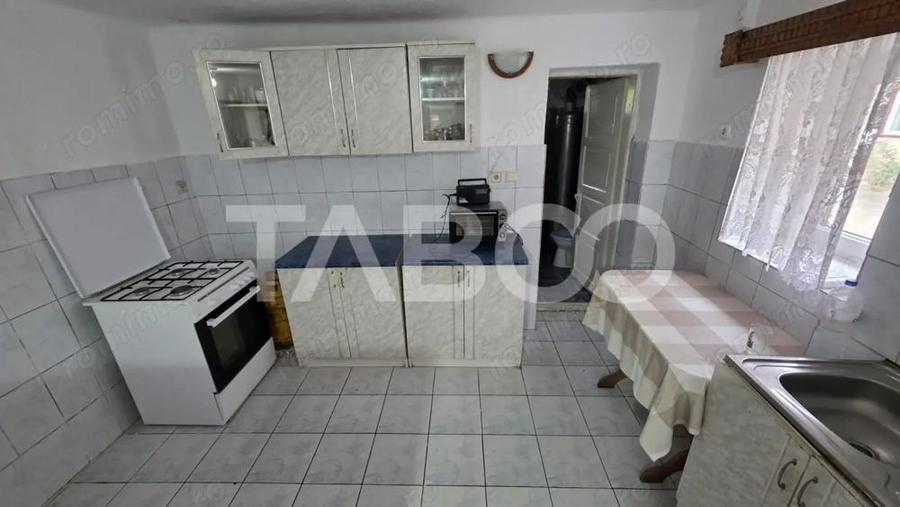 Casă cu 3 camere cu Teren 5859 Mp în Deal